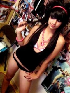 emogirl_lzptiz7f.jpg